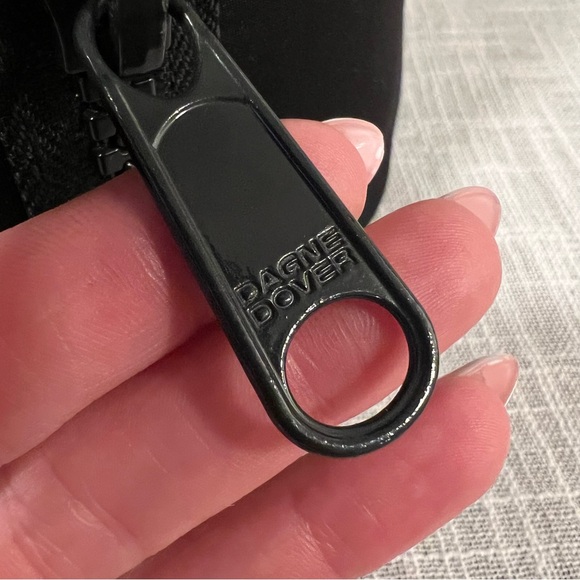 SOLD DAGNE DOVER Large Black Landon Neoprene Carryall Travel Bag EUC! - Picture 13 of 15